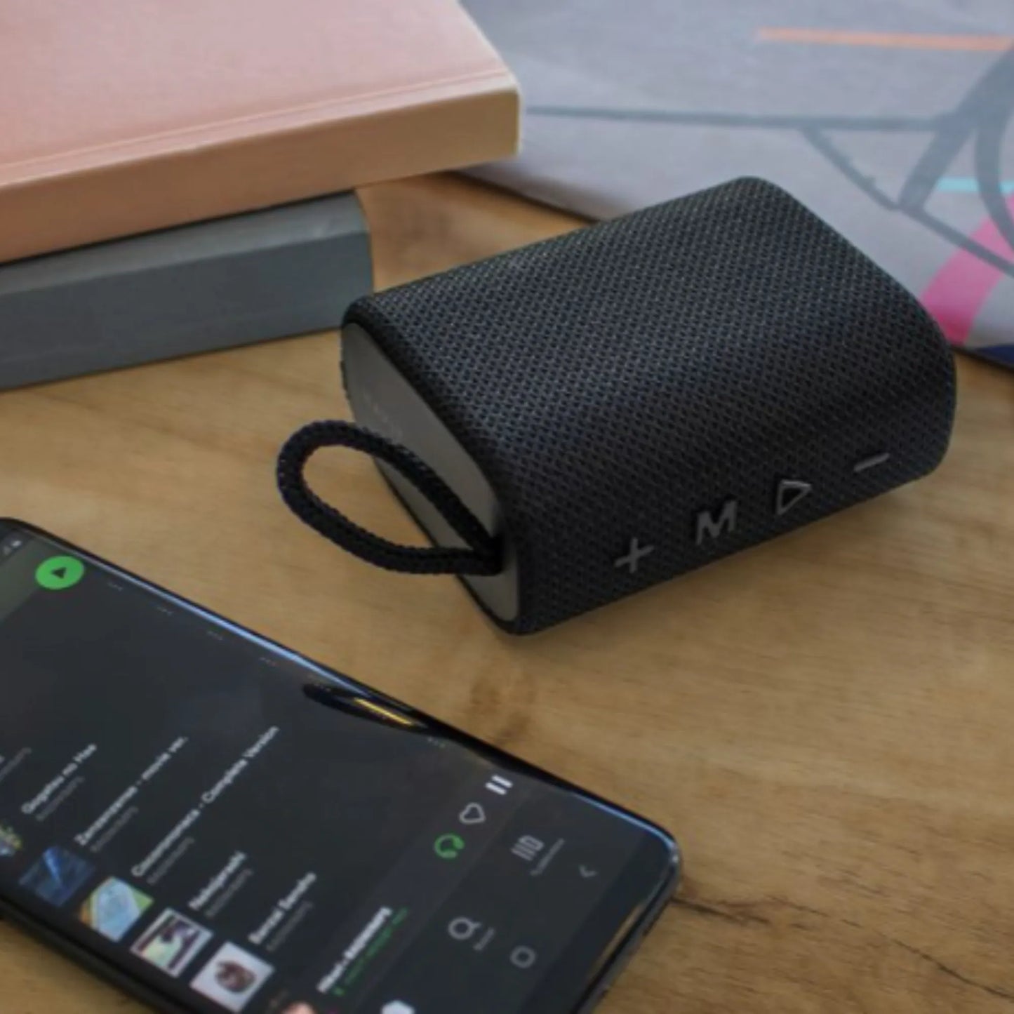 PARLANTE BLUETOOTH PORTATIL NEGRO